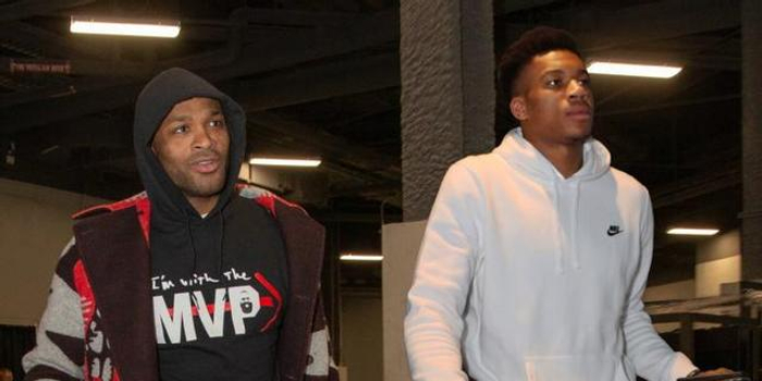 火箭三连败背后！关键时刻胜率不足四成，亿元阵容为何不会打硬仗？